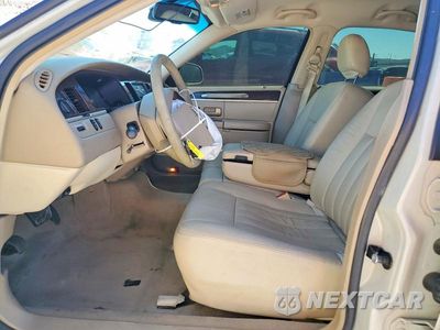 Zdjęcie 7 z 12 samochodu: 2007 LINCOLN TOWN CAR SIGNATURE VIN:1LNHM81W37Y611477 - miniatura