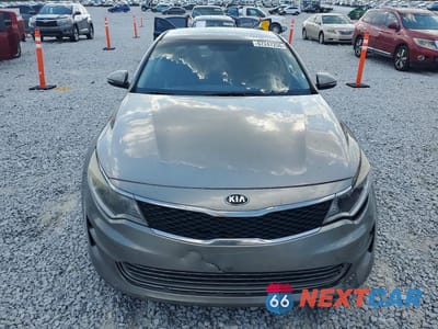Piąte zdjęcie samochodu w środku: 2018 KIA OPTIMA LX VIN:5XXGT4L31JG184089 - miniatura