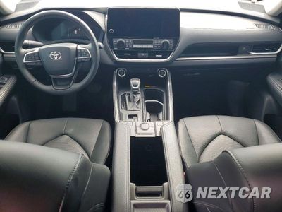 Zdjęcie 8 z 13 samochodu: 2026 TOYOTA GRAND HIGHLANDER XLE VIN:5TDAAAA51TS040218 - miniatura