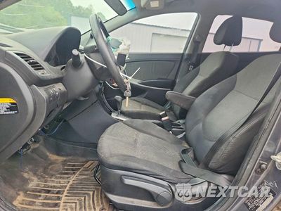 Zdjęcie 7 z 13 samochodu: 2013 HYUNDAI ACCENT GS VIN:KMHCT5AE8DU066642 - miniatura