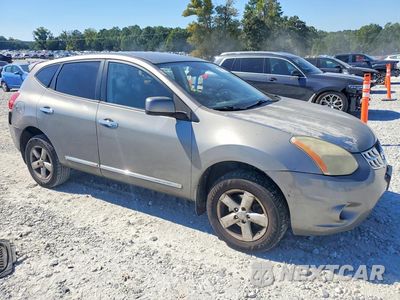 Czwarte zdjęcie samochodu z boku: 2013 NISSAN ROGUE S VIN:JN8AS5MV1DW628898 - miniatura