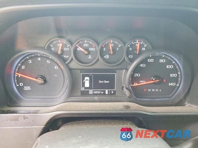 Zdjęcie 9 z 12 samochodu: 2021 CHEVROLET SILVERADO K1500 VIN:3GCNYAEH5MG184341 - miniatura