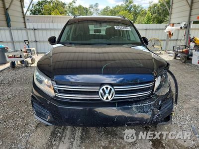 Piąte zdjęcie samochodu w środku: 2015 VOLKSWAGEN TIGUAN S VIN:WVGAV7AX0FW505211 - miniatura