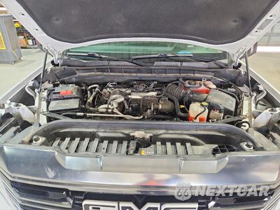 Zdjęcie 11 z 12 samochodu: 2022 GMC SIERRA K1500 AT4 VIN:1GTUUEET4NZ521974 - miniatura