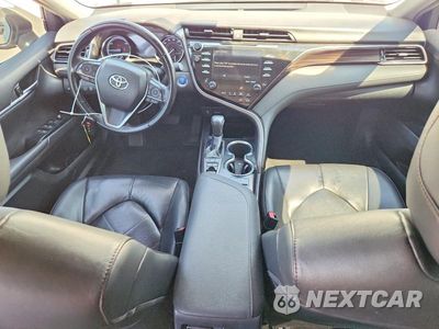 Zdjęcie 8 z 13 samochodu: 2019 TOYOTA CAMRY HYBRID XLE VIN:4T1B21HK6KU513601 - miniatura