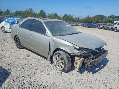 Czwarte zdjęcie samochodu z boku: 2005 TOYOTA CAMRY XLE V6 VIN:4T1BF30K85U091587 - miniatura