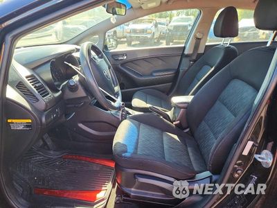 Zdjęcie 7 z 13 samochodu: 2016 KIA FORTE LX VIN:KNAFX4A61G5608930 - miniatura