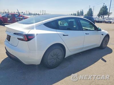 Trzecie zdjęcie samochodu z tyłu: 2025 TESLA MODEL 3 VIN:5YJ3E1EA7SF138287 - miniatura