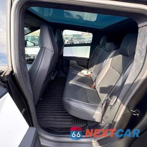 Zdjęcie 6 z 10 samochodu: 2024 TESLA CYBERTRUCK VIN:7G2CEHEE5RA018813 - miniatura
