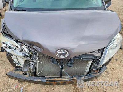Zdjęcie 12 z 13 samochodu: 2011 TOYOTA SIENNA BASE 7-PASSENGER VIN:5TDKA3DC1BS001444 - miniatura
