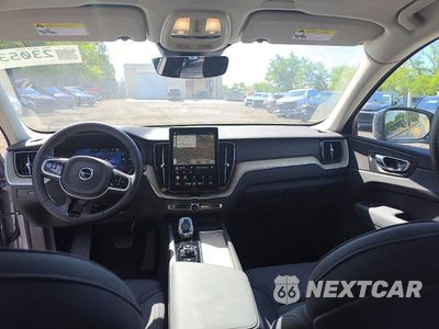 Zdjęcie 10 z 15 samochodu: 2026 VOLVO XC60 PLUS VIN:YV4M12RC5T1386868 - miniatura