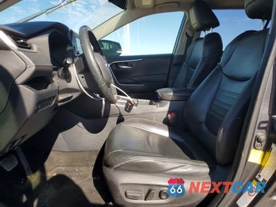 Zdjęcie 7 z 13 samochodu: 2019 TOYOTA RAV4 XLE PREMIUM VIN:JTMC1RFVXKJ002417 - miniatura