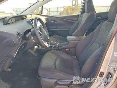 Zdjęcie 7 z 13 samochodu: 2018 TOYOTA PRIUS TWO VIN:JTDKBRFUXJ3603894 - miniatura
