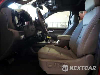 Zdjęcie 7 z 12 samochodu: 2025 GMC SIERRA K1500 SLT VIN:3GTUUDE82SG393798 - miniatura