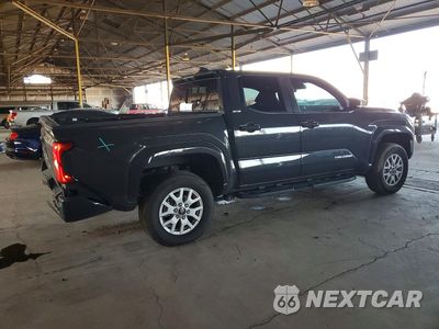 Trzecie zdjęcie samochodu z tyłu: 2025 TOYOTA TACOMA SR5 VIN:3TMLB5JNXSM160840 - miniatura