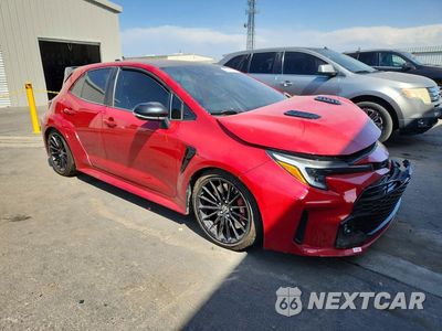 Czwarte zdjęcie samochodu z boku: 2023 TOYOTA GR COROLLA CORE VIN:JTNABAAE0PA004743 - miniatura