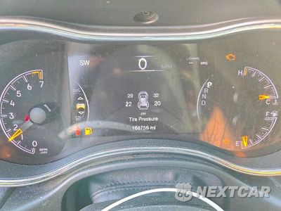 Zdjęcie 9 z 12 samochodu: 2018 JEEP GRAND CHEROKEE LAREDO VIN:1C4RJEAG9JC430297 - miniatura
