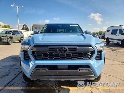 Piąte zdjęcie samochodu w środku: 2026 TOYOTA TACOMA TRD OFF-ROAD VIN:3TMLB5JN8TM248979 - miniatura