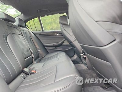 Zdjęcie 10 z 12 samochodu: 2023 BMW M5 VIN:WBS83CH04PCL74841 - miniatura