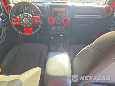 Zdjęcie 8 z 13 samochodu: 2017 JEEP WRANGLER UNLIMITED SPORT VIN:1C4BJWDG5HL591033 - miniatura