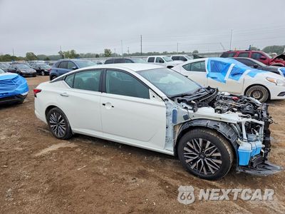Czwarte zdjęcie samochodu z boku: 2025 NISSAN ALTIMA SV VIN:1N4BL4DV9SN372333 - miniatura