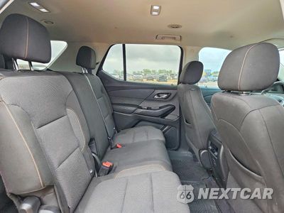 Zdjęcie 10 z 12 samochodu: 2020 CHEVROLET TRAVERSE LS VIN:1GNERFKW1LJ241037 - miniatura