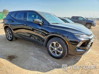 Czwarte zdjęcie samochodu z boku: 2024 CHEVROLET BLAZER 2LT VIN:3GNKBHR48RS168649 - miniatura