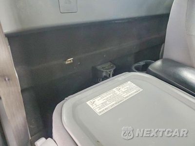 Zdjęcie 10 z 12 samochodu: 2012 TOYOTA TACOMA BASE VIN:5TFPX4EN7CX011661 - miniatura