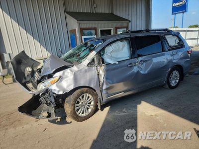 2017 TOYOTA SIENNA XLE PREMIUM 8-PASSENGER 5TDYZ3DC0HS777270 - główne zdjęcie licytacji z USA - miniatura