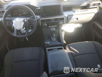 Zdjęcie 8 z 12 samochodu: 2025 TOYOTA TACOMA SR5 VIN:3TMLB5JN5SM105230 - miniatura