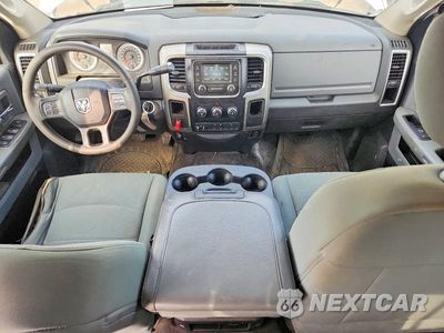 Zdjęcie 8 z 12 samochodu: 2015 RAM 2500 SLT VIN:3C6TR4JT2FG662340 - miniatura