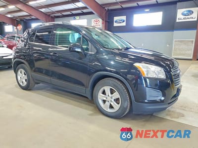 Czwarte zdjęcie samochodu z boku: 2016 CHEVROLET TRAX 1LT VIN:KL7CJLSB6GB565858 - miniatura