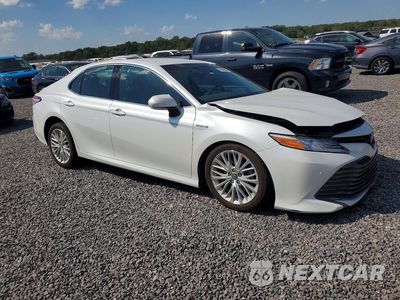 Czwarte zdjęcie samochodu z boku: 2018 TOYOTA CAMRY HYBRID XLE VIN:4T1B21HK2JU509222 - miniatura