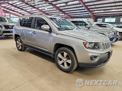 Czwarte zdjęcie samochodu z boku: 2016 JEEP COMPASS LATITUDE VIN:1C4NJDEB6GD733712 - miniatura