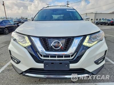Piąte zdjęcie samochodu w środku: 2017 NISSAN ROGUE SL VIN:JN8AT2MT7HW151636 - miniatura