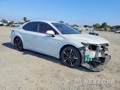 Czwarte zdjęcie samochodu z boku: 2020 TOYOTA CAMRY XSE VIN:4T1K61AK4LU315597 - miniatura
