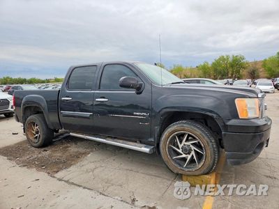 Czwarte zdjęcie samochodu z boku: 2011 GMC SIERRA K1500 DENALI VIN:3GTP2XE20BG366969 - miniatura