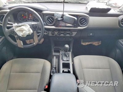 Zdjęcie 8 z 12 samochodu: 2017 TOYOTA TACOMA SR5 V6 VIN:5TFCZ5AN7HX121900 - miniatura