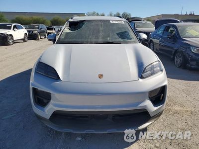 Piąte zdjęcie samochodu w środku: 2026 PORSCHE MACAN 4 VIN:WP1AA2XA9TL000511 - miniatura