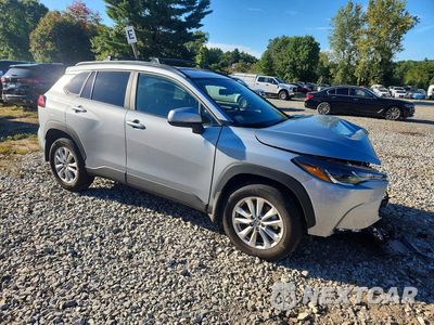 Czwarte zdjęcie samochodu z boku: 2024 TOYOTA COROLLA CROSS LE VIN:7MUCAABG2RV081934 - miniatura