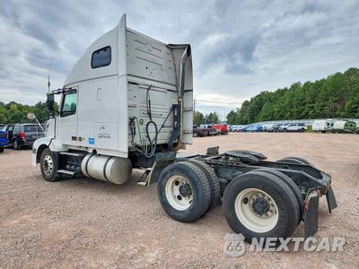 Drugie zdjęcie samochodu z przodu: 2004 VOLVO VNL SEMI TRUCK VIN:4V4NC9TG64N360218 - miniatura