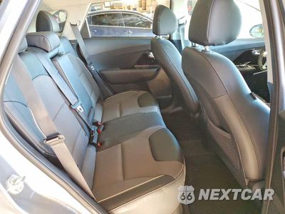 Zdjęcie 10 z 12 samochodu: 2022 KIA NIRO EV EX VIN:KNDCC3LG6N5127313 - miniatura