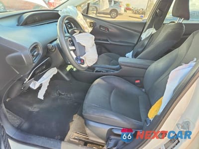 Zdjęcie 7 z 13 samochodu: 2017 TOYOTA PRIUS TWO VIN:JTDKBRFU8H3031931 - miniatura