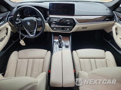 Zdjęcie 8 z 13 samochodu: 2021 BMW 530 XI VIN:WBA13BJ0XMWX25319 - miniatura