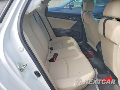 Zdjęcie 10 z 12 samochodu: 2018 HONDA CIVIC LX VIN:2HGFC2F57JH581589 - miniatura