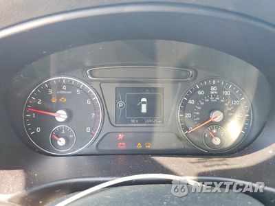 Zdjęcie 9 z 13 samochodu: 2018 KIA SORENTO L VIN:5XYPG4A33JG425783 - miniatura