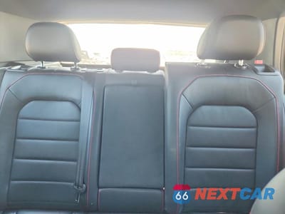 Zdjęcie 10 z 13 samochodu: 2018 VOLKSWAGEN GTI S/SE VIN:3VW447AUXJM250471 - miniatura