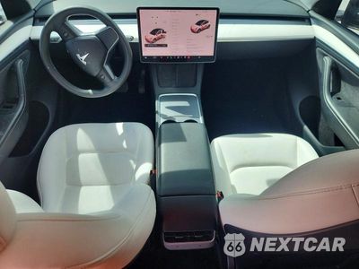 Zdjęcie 8 z 13 samochodu: 2023 TESLA MODEL Y VIN:7SAYGDEE9PA168192 - miniatura