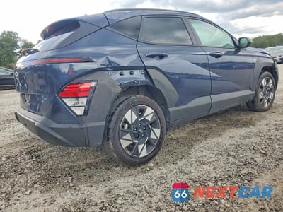 Trzecie zdjęcie samochodu z tyłu: 2024 HYUNDAI KONA SEL VIN:KM8HB3ABXRU176666 - miniatura