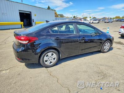 Trzecie zdjęcie samochodu z tyłu: 2017 KIA FORTE LX VIN:3KPFL4A73HE012876 - miniatura